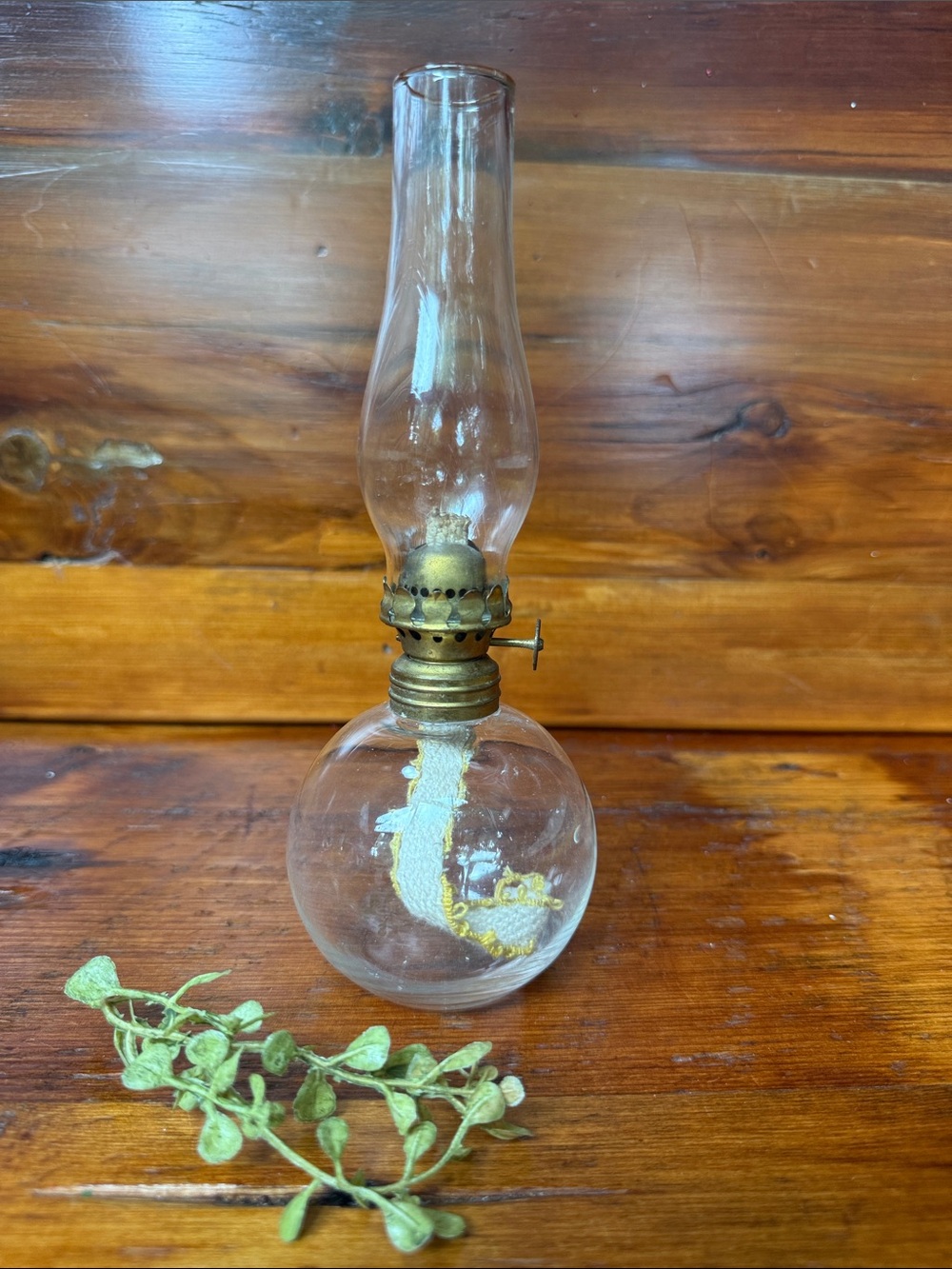 🕯️ Antique P&A Mfg. Clear Glass Oil Lamp with Brass Burner